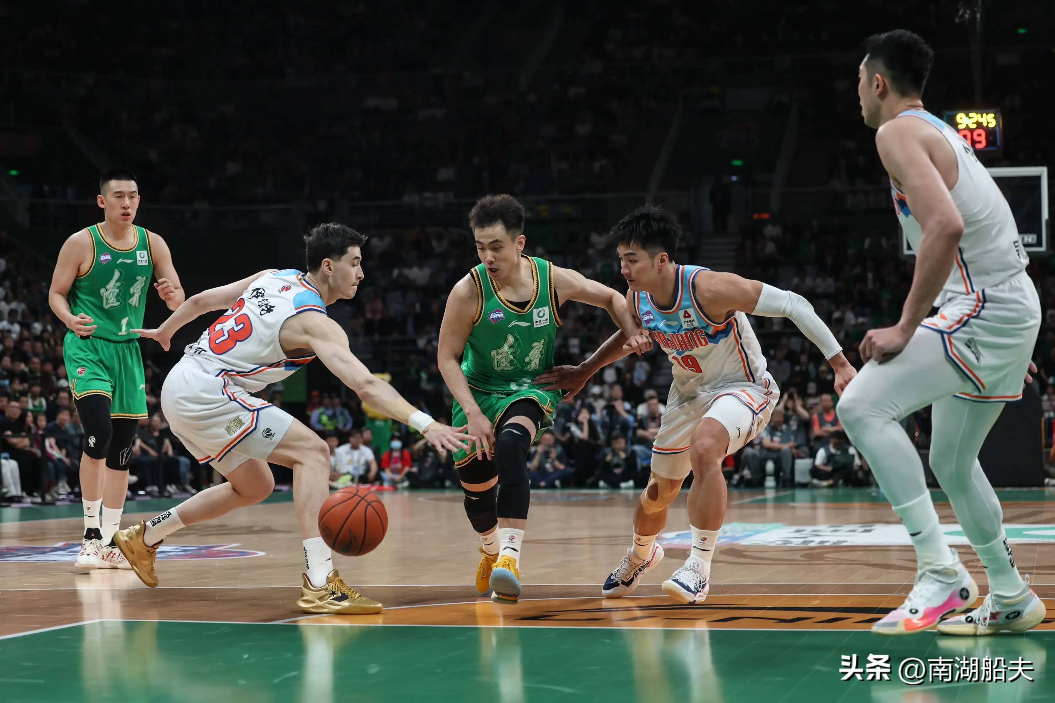 球队外援表现低迷，CBA赛场尴尬现象频现