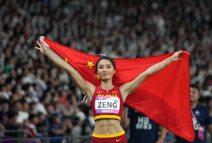 乌兹别克斯坦运动员表现亮眼备受瞩目