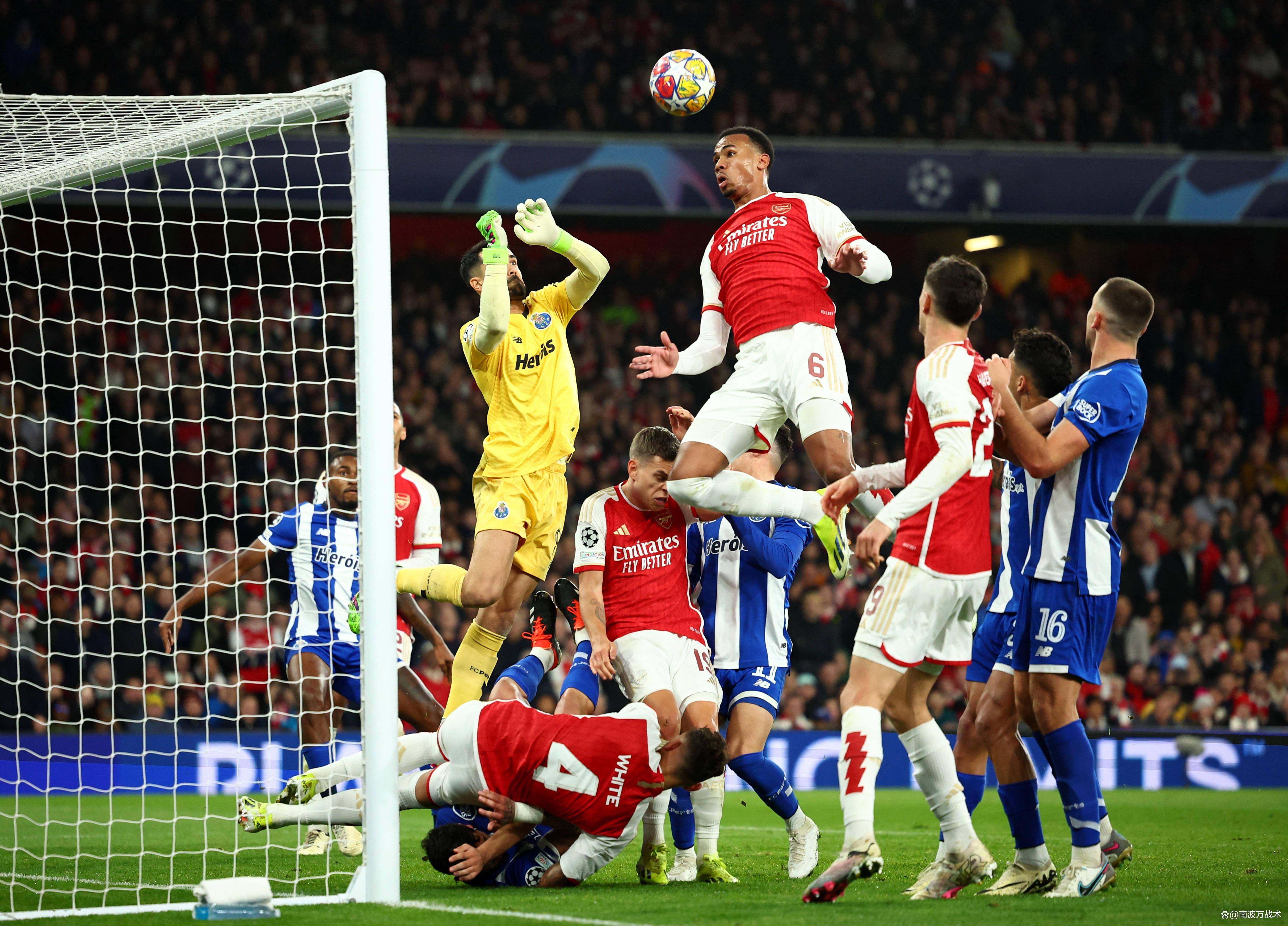 关于球员们为了荣誉而奋勇拼搏,向着胜利冲刺的信息 关于球员们为了荣誉而奋勇拼搏,向着胜利冲刺的信息