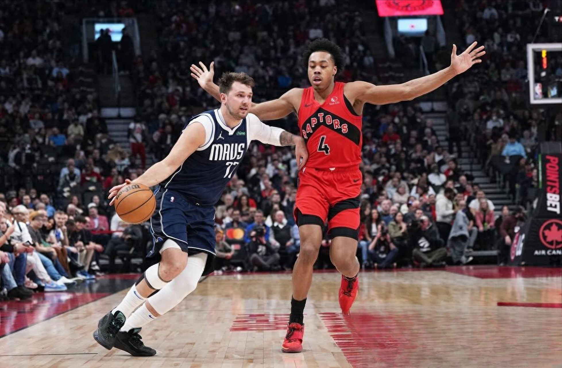 猛龙不敌独行侠，东部竞争加剧的简单介绍