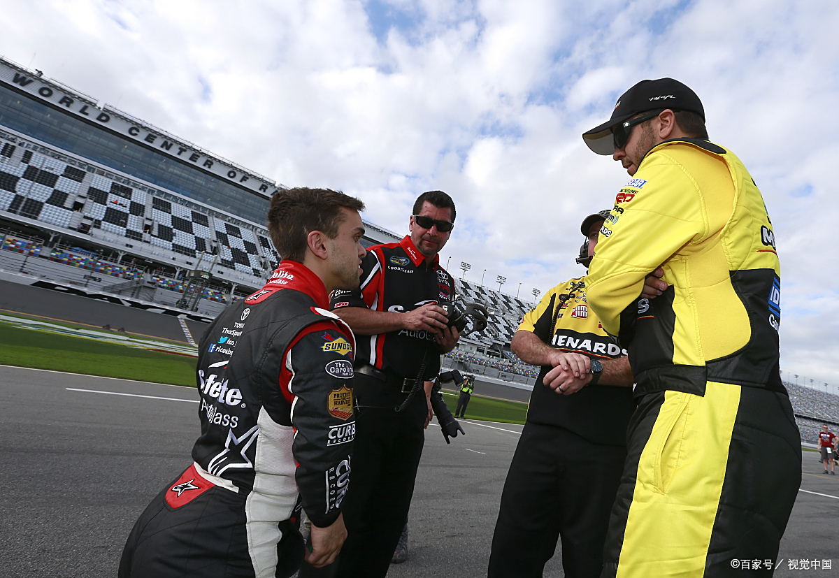 红牛车队绝杀梅赛德斯，佩雷兹惊艳四座