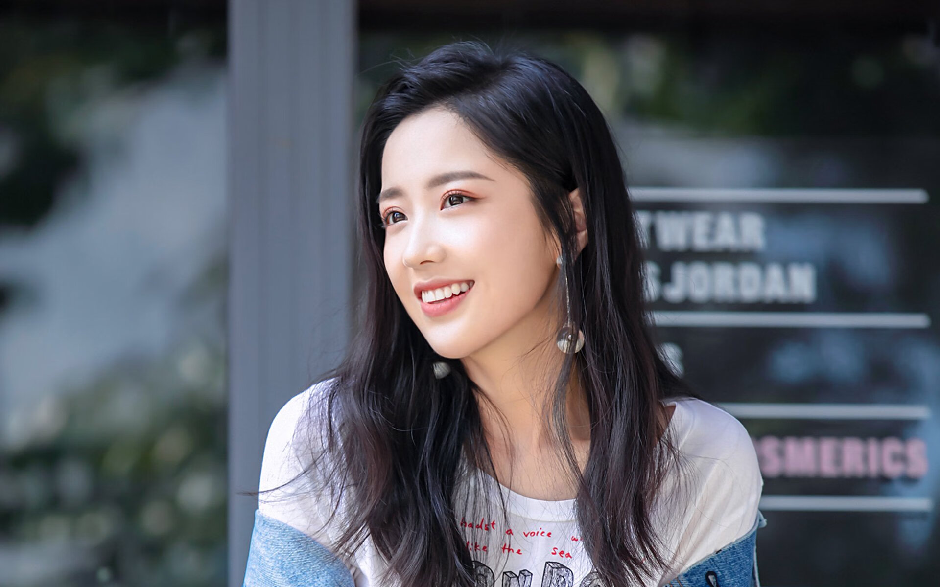 双城记，底特律的钢铁洪流与伊斯坦布尔的孤星闪耀