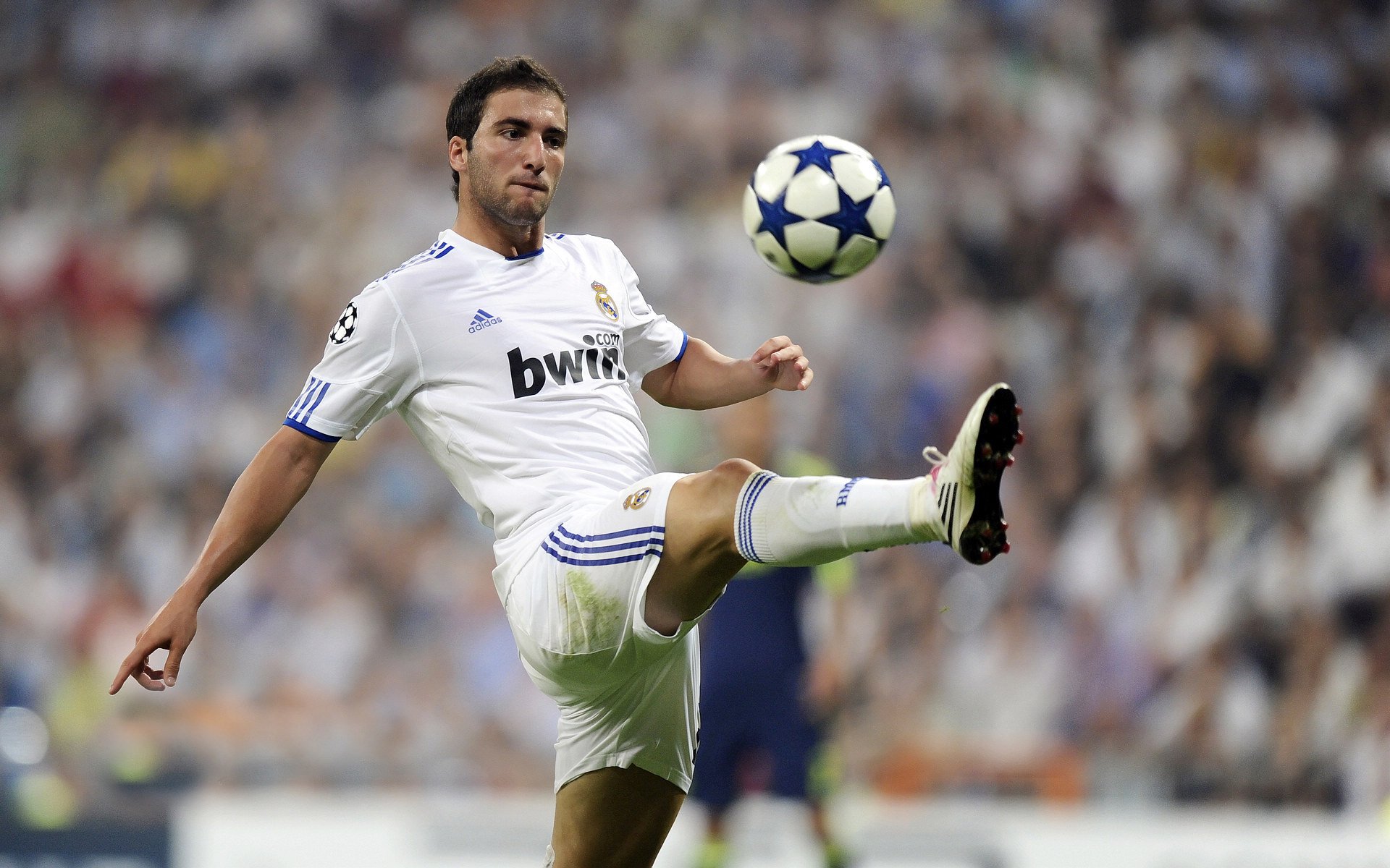 双城记，底特律的钢铁洪流与伊斯坦布尔的孤星闪耀