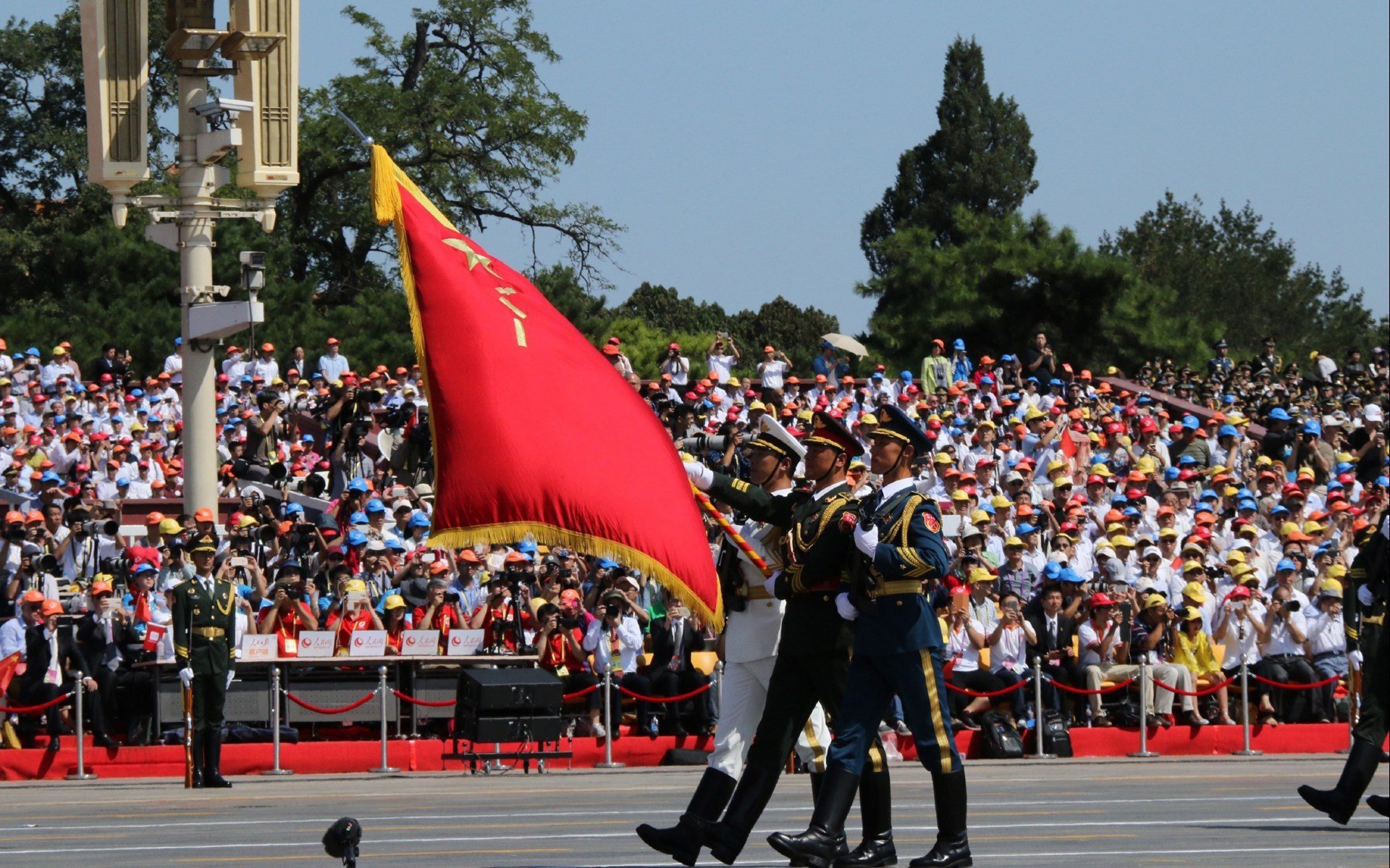 世俱杯赛程-布伦森49分传奇夜，独行侠逆转灰熊，小个子打出巨人篮球