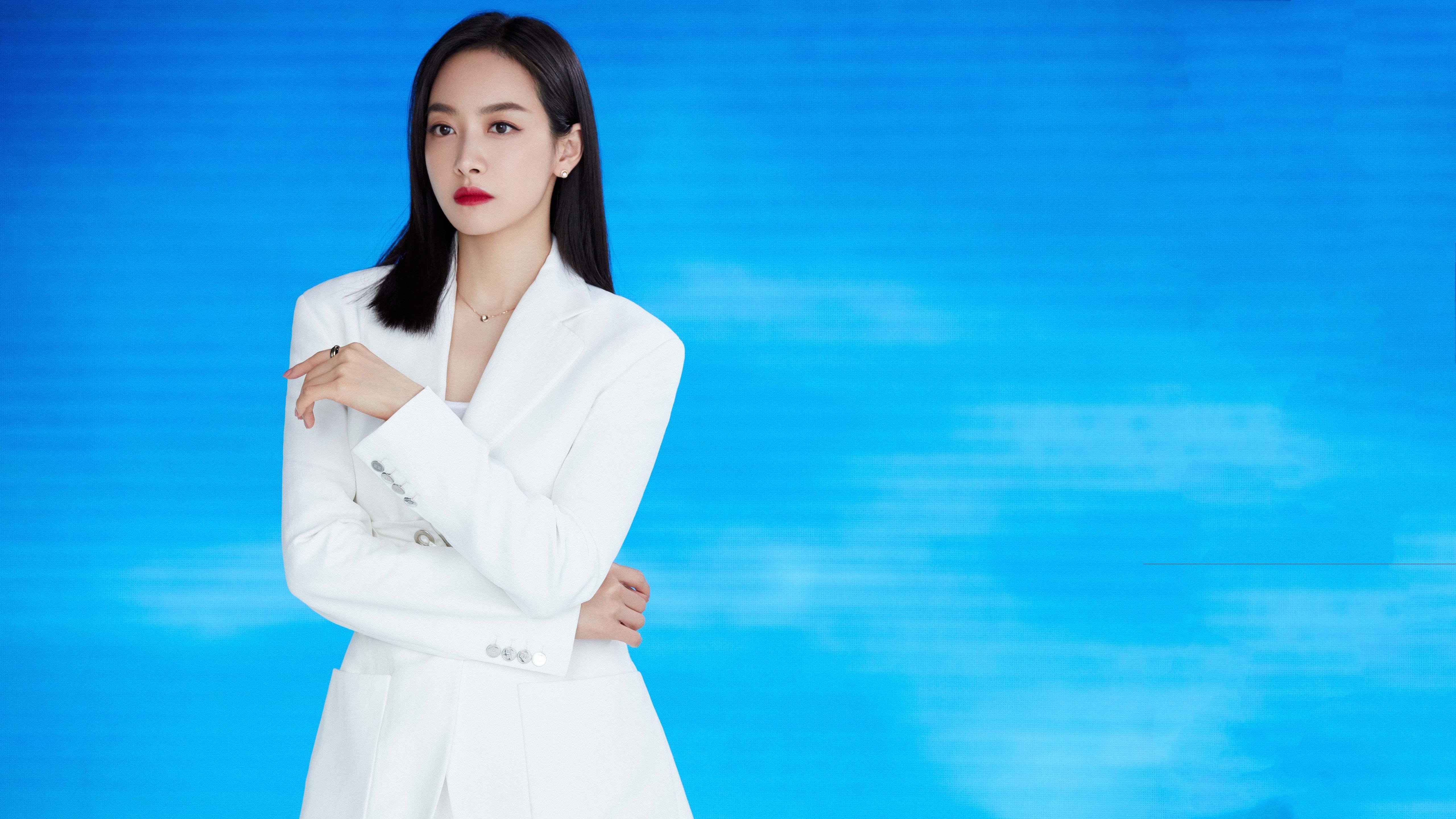 武切维奇30+15统治内线，热火第三节一波流打崩篮网