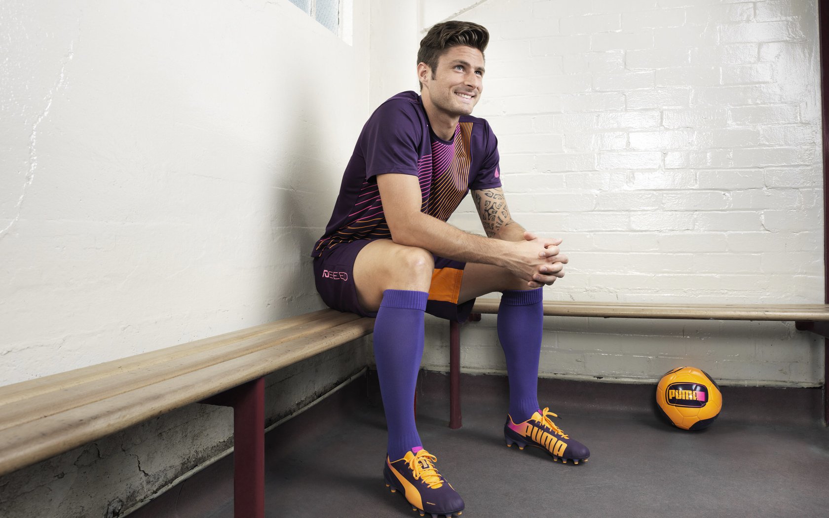 世俱杯分组-枫叶军团拿下黄黑风暴，退役皮克如何成为关键先生？