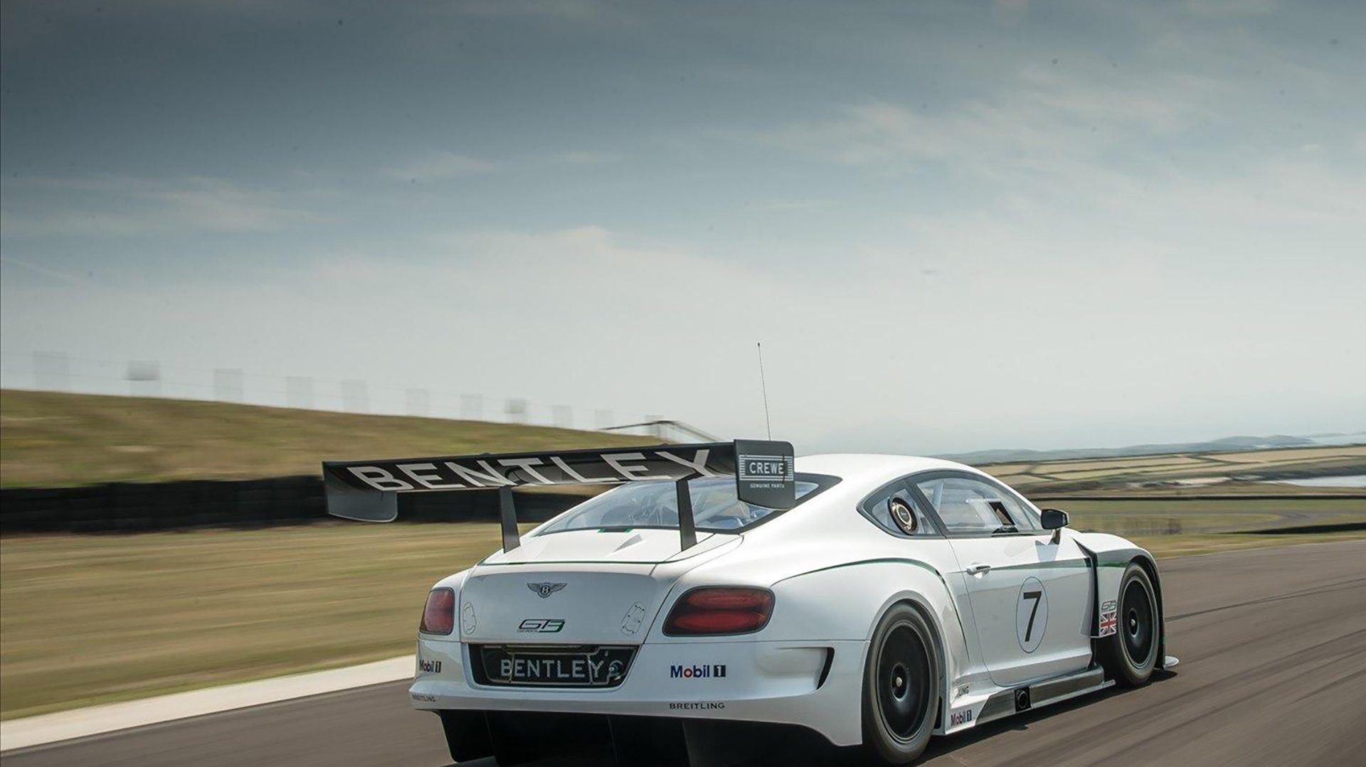 世俱杯赛程-撕裂压力！保罗末节统治赛场，森林狼力克热火破茧争冠