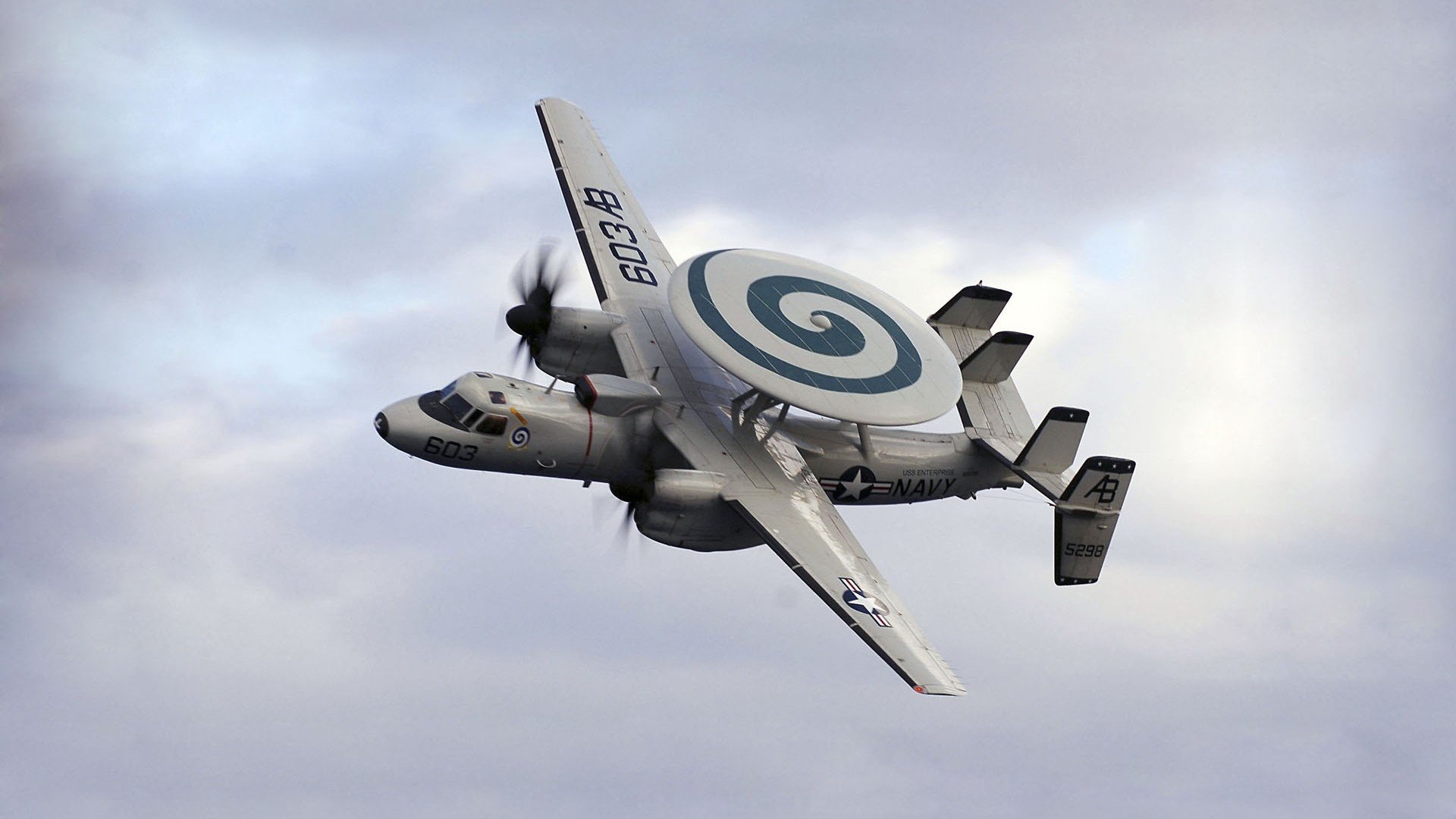 紫百合锋刃出鞘,莱奥爆裂演出,佛罗伦萨欧战舞台碾压强敌勒沃库森